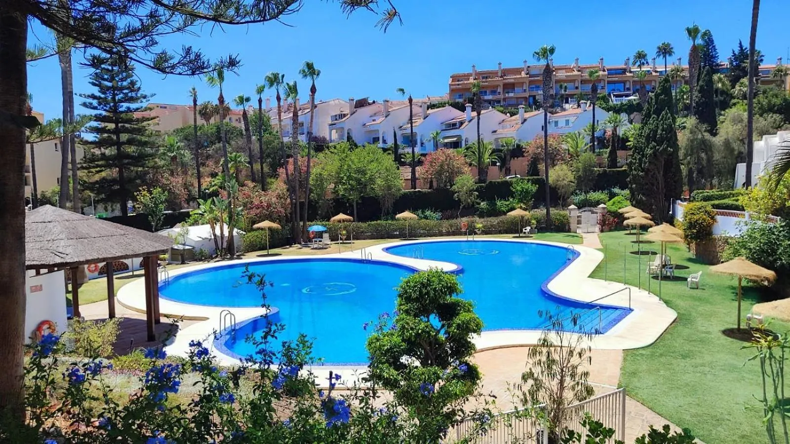 Benalgolf/Penthouse With Wonderful Sea Views contacts